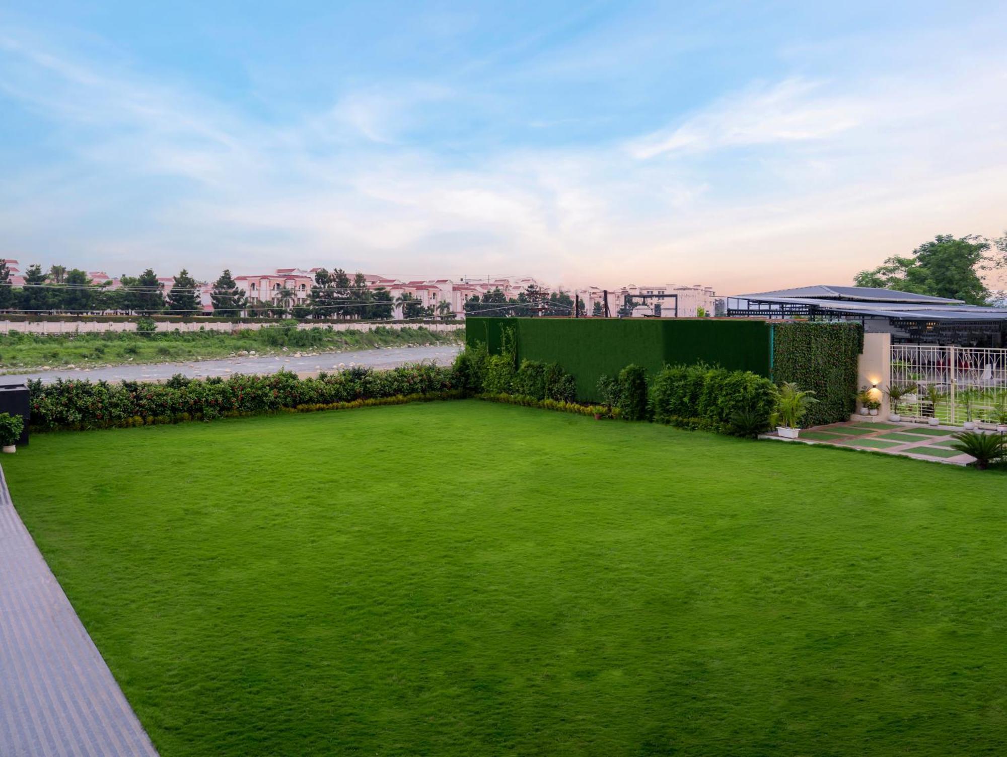 Clarion Hotel דהראדון מראה חיצוני תמונה